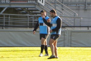 Avant le match contre le Racing Métro 92, les piliers du CA Brive s'échangent des conseils