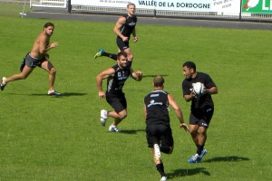 Les trois quarts du CA Brive travaillent les combinaisons offensives