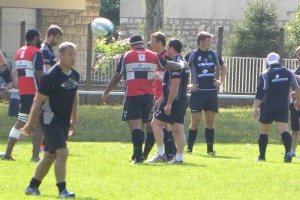 Philippe Carbonneau et les joueurs du CAB à l'entrainement
