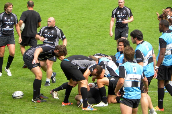 Les joueurs du CA Brive se préparent avant leur déplacement à Montpellier