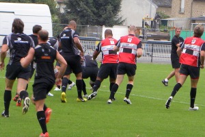 les joueurs du CA Brive répètent leurs lancements offensifs