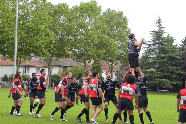 les joueurs du CA Brive se préparent avant le match du week-end contre Perpignan