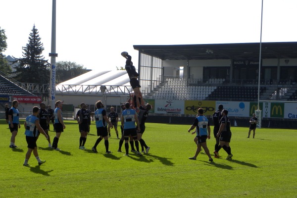 Les joueurs du CA Brive effectuent le dernier entrainement avant le départ pour Grenoble