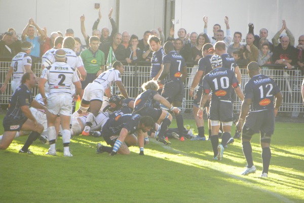 Par l'intermédiaire de Koyamaibole, le CA Brive marque le premier essai de son match contre Castres
