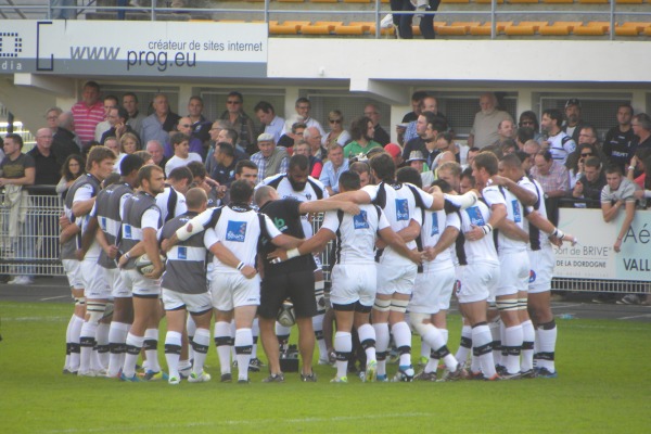 les joueurs du CA Brive se concentrent avant le match contre Perpignan
