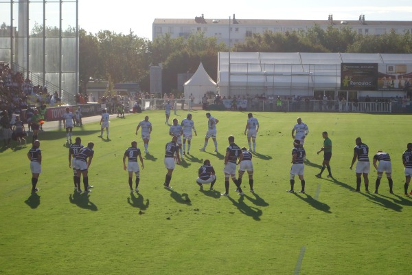 Les joueurs du CA Brive font front face au Racing Métro 92