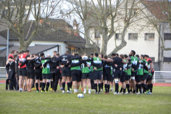 L'ensemble du groupe du CA Brive reprend l'entrainement avant le prochain match contre Calvisano