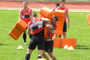 Pendant l'entrainement du jour, les jeunes joueurs du CA Brive (ici Victor Lebas et Louis Acosta) se donnent sans compter