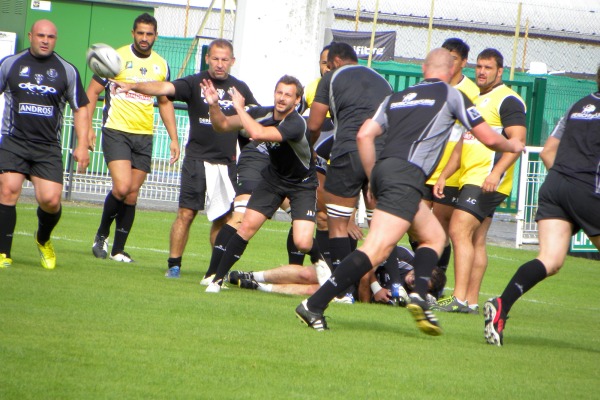 Jean-Baptiste Péjoine et ses coéquipiers du CA Brive se sont préparés une dernière fois avant de recevoir La Rochelle en Top 14