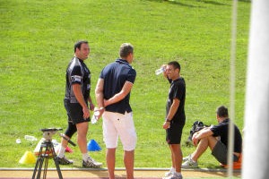 Retief Uys, ancien deuxième ligne du CA Brive, est ve nu saluer ses anciens coéquipiers à l'entrainement