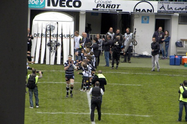 Lors de son dernier match avec Brive, Julien Le Devedec a eu le privilège de rentrer seul sur la pelouse d'Amédée-Domenech