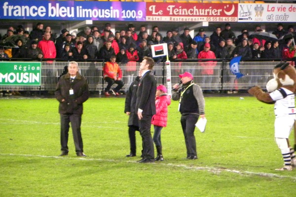Olivier Caisso donne le coup d'envoi du match entre Brive et Montpellier