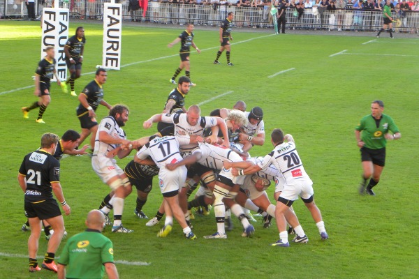 Le CA Brive domine La Rochelle 37 à 15 en ouverture de la saison 2014/2015 de Top 14
