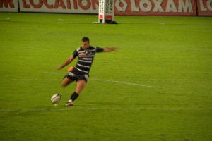 Le buteur du CA Brive, Gaëtan Germain, réussit son travail de buteur pour permettre à son équipe d'y croire contre Toulon
