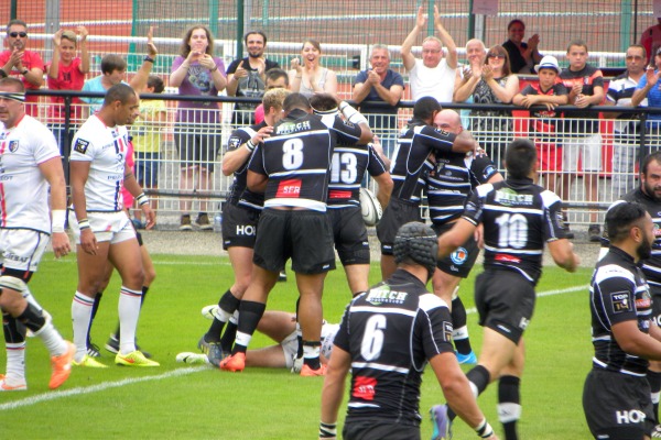 Arnaud Mignardi inscrit le premier essai du match entre le CA Brive et Toulouse