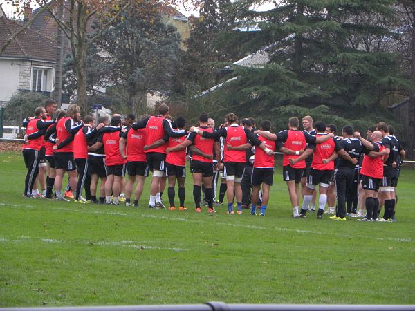 Les joueurs du CA Brive se préparent pour leur déplacement au Connacht lors de la deuxième journée de la Challenge Cup