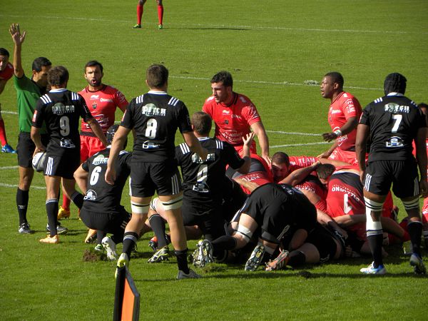 Le combat a été dur durant la première période entre le CA Brive et le RC Toulon