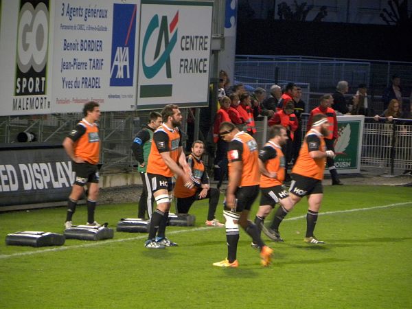 Arnaud Mela, Sisaro Koyamaibole, Ugalde, ... Les remplaçants restent concentrés sur le match Brive Castres