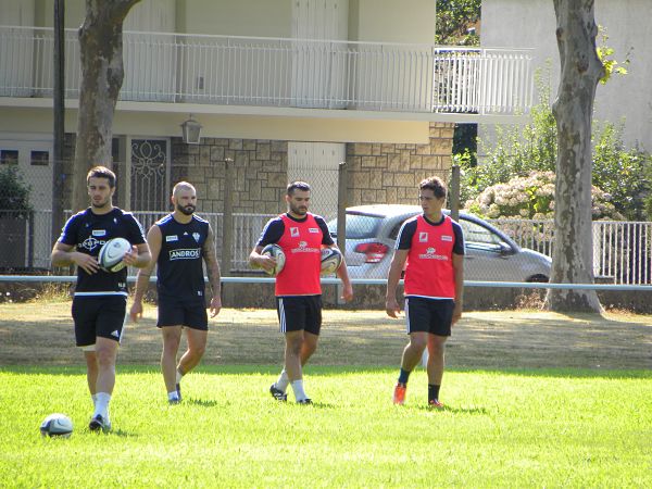 Ici aux côtés de Nicolas Bezy, Thomas Laranjeira et Benjamin Lapeyre, Matthieu Ugalde est en discussion pour prolonger au CA Brive