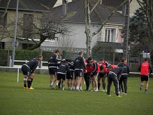En plus du physique, les joueurs du CA Brive n'oublient de jouer au rugby pendant cette semaine à l'entrainement