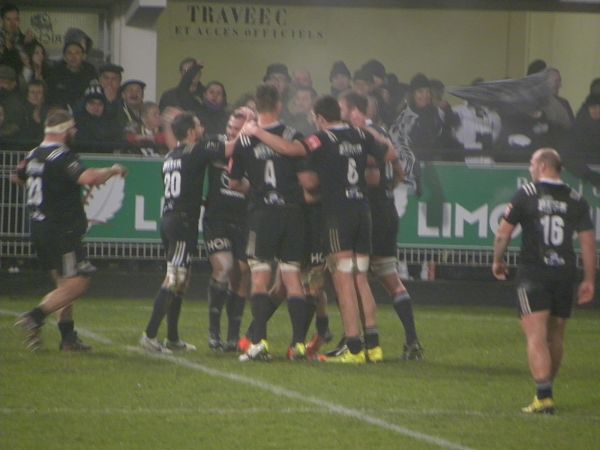 Rentré en cours de jeu, le pilier géorgien du CA Brive, Karlen Asieshvili, inscrit le seul essai de la rencontre contre La Rochelle à la toute dernière seconde