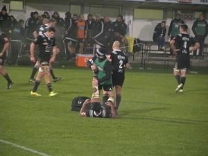 Le combat est intense entre le CA Brive et La Rochelle, à tel point que les crampes se font sentir dans les jambes de Dominiko Waqaniburotu