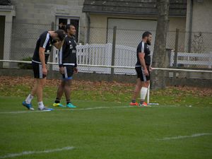 David Delarue, Malakaï Radikedike et Damien Jourdain travaillent physiquement à part tandis que le CA Brive se prépare à accueillir la Section Paloise