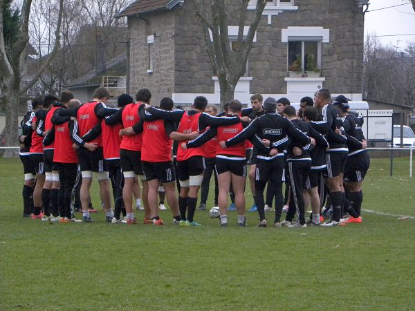 Les joueurs du CA Brive se préparent pour leur dernier match à domicile de l'année 2016 face au LOU Rugby