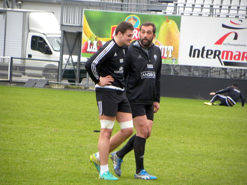 Echange au CA Brive entre un ancien international Arnaud Méla et un néo international Fabien Sanconnie