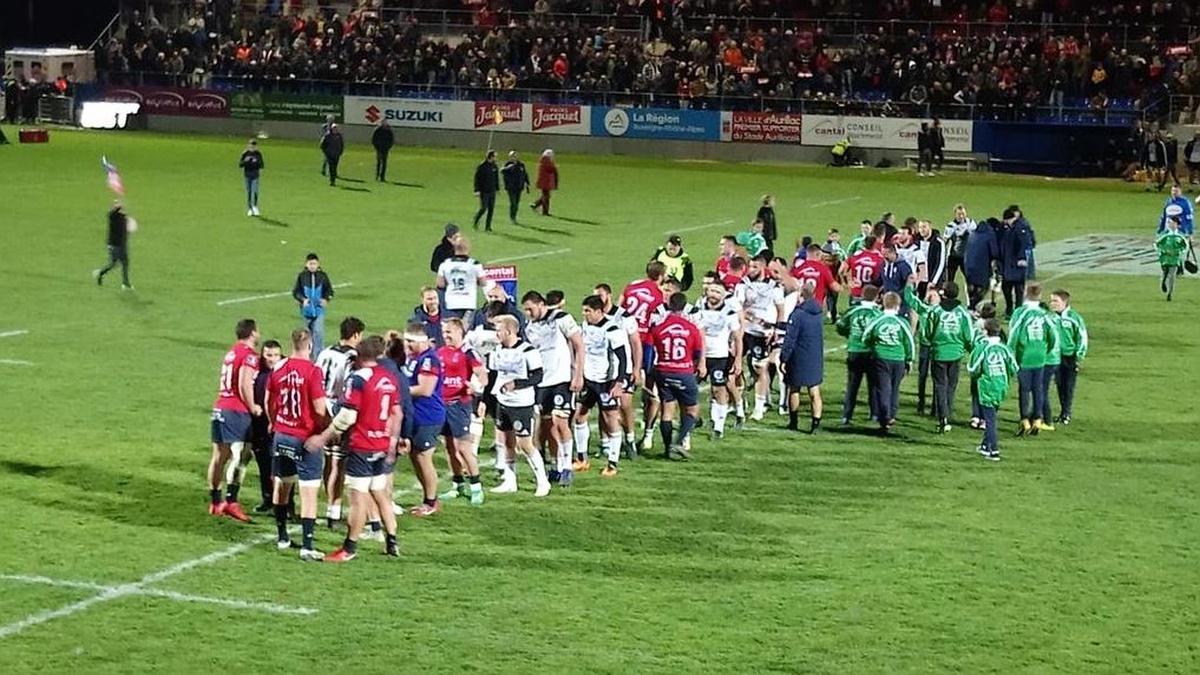 Poignée de mains entre les coujous et les cantalous